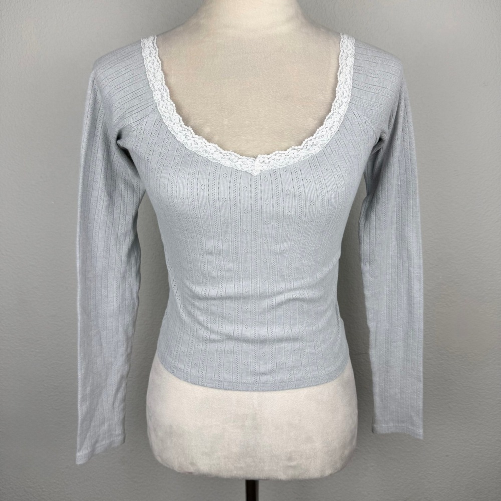 Hollister Womens Light Gray Pointelle Lace Trim Long Sleeve Scoop Neck Top Sz XS